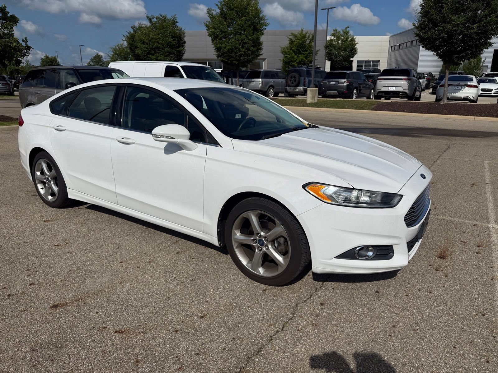 Used 2013 Ford Fusion SE FWD image 3