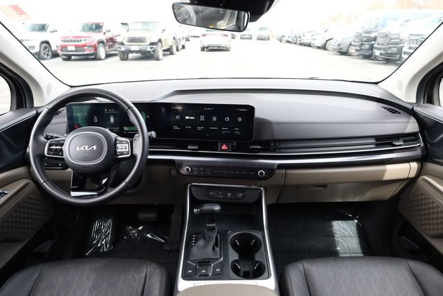 Certified 2025 Kia Carnival image 13