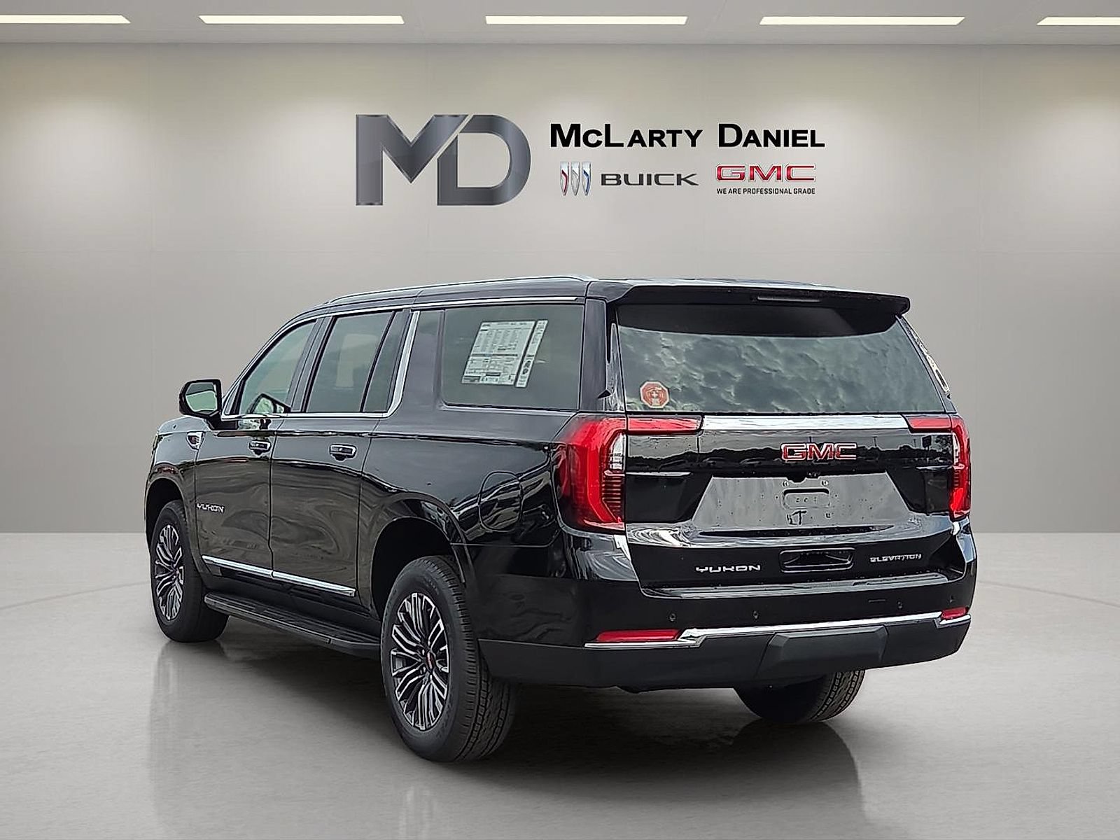 New 2026 GMC Yukon XL Elevation w/ LPO, Floor Liner Package AWD/4WD image 4