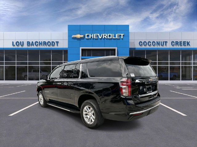 Used 2024 Chevrolet Suburban LS RWD image 6