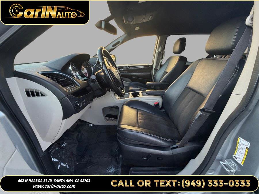 Used 2019 Dodge Grand Caravan SXT image 10