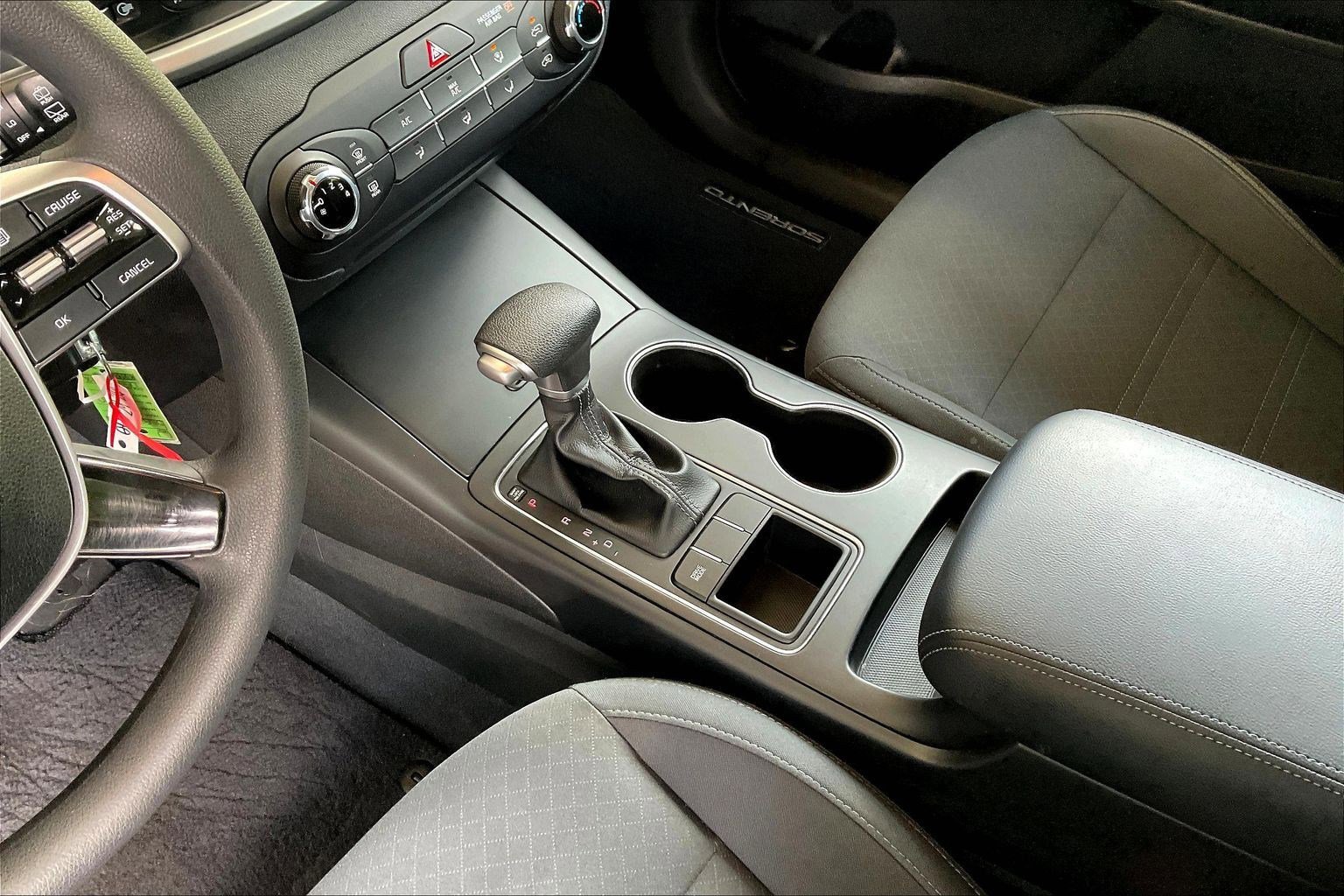 Used 2020 Kia Sorento LX FWD image 18