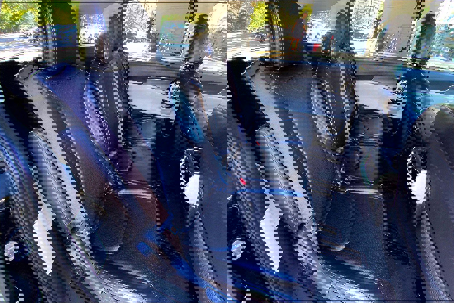 Used 2024 Kia Carnival LX image 28