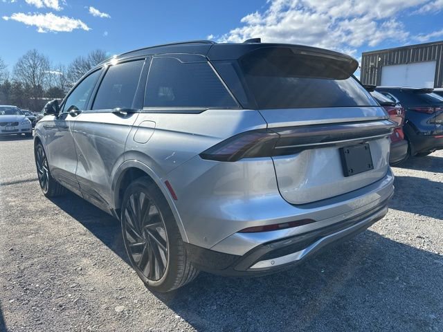 Used 2024 Lincoln Nautilus Reserve w/ Equipment Group 202A image 3