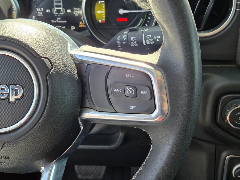 Used 2023 Jeep Wrangler Unlimited Sahara image 11