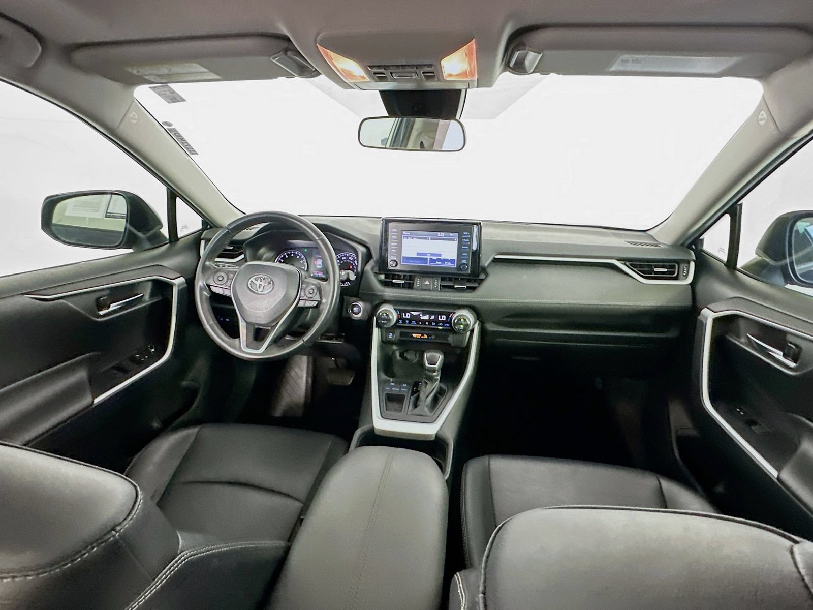 Used 2019 Toyota RAV4 XLE Premium FWD image 22