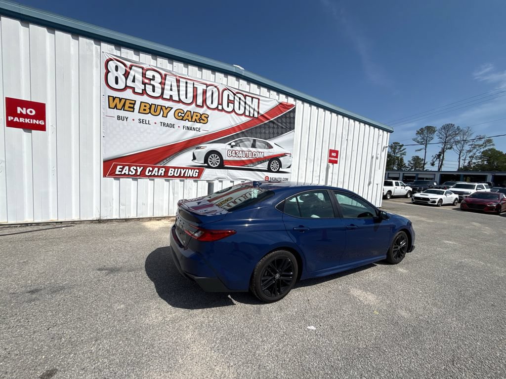 Used 2025 Toyota Camry SE FWD image 8