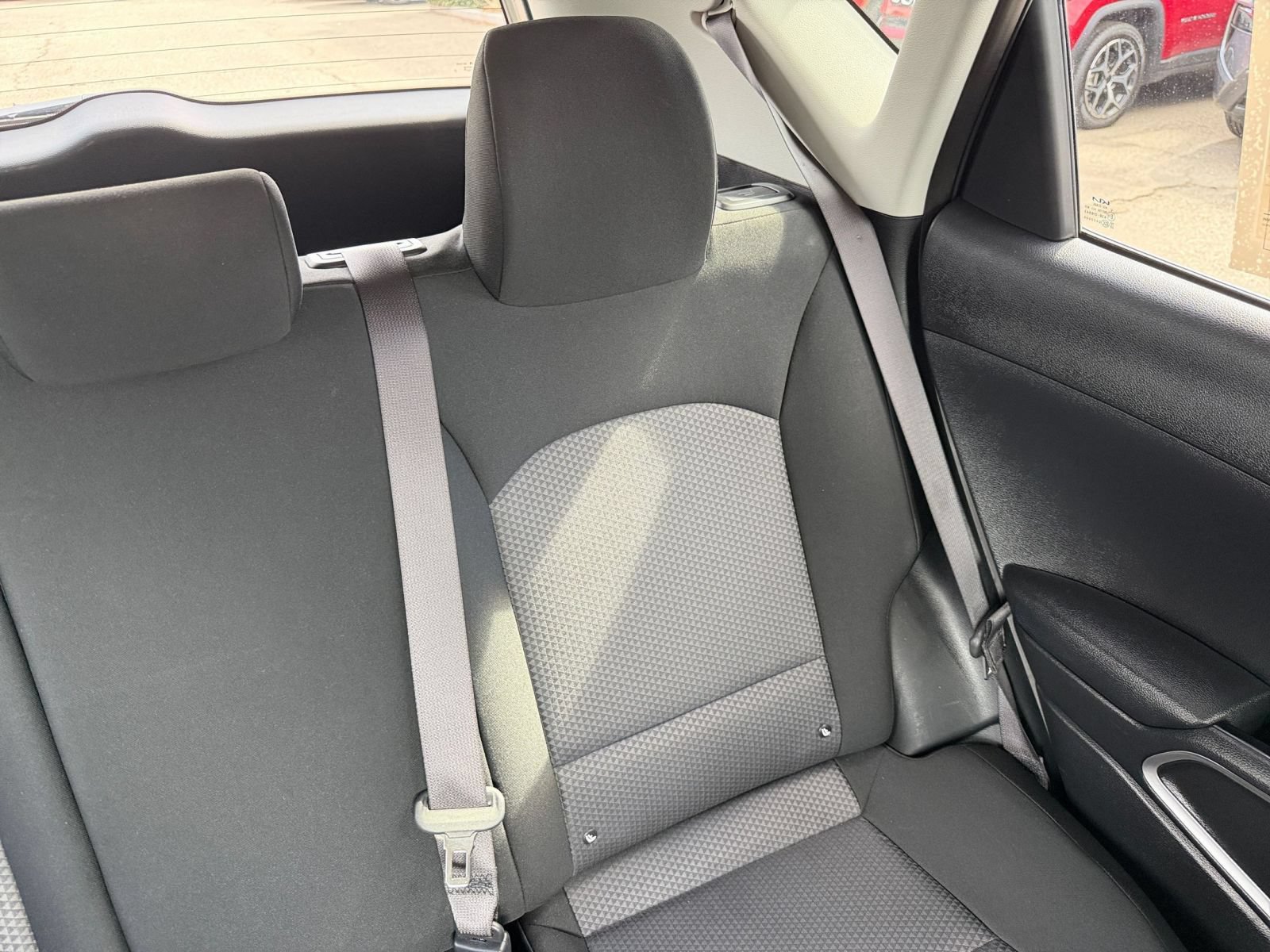 Used 2025 Kia Soul LX w/ LX Technology Package FWD image 34