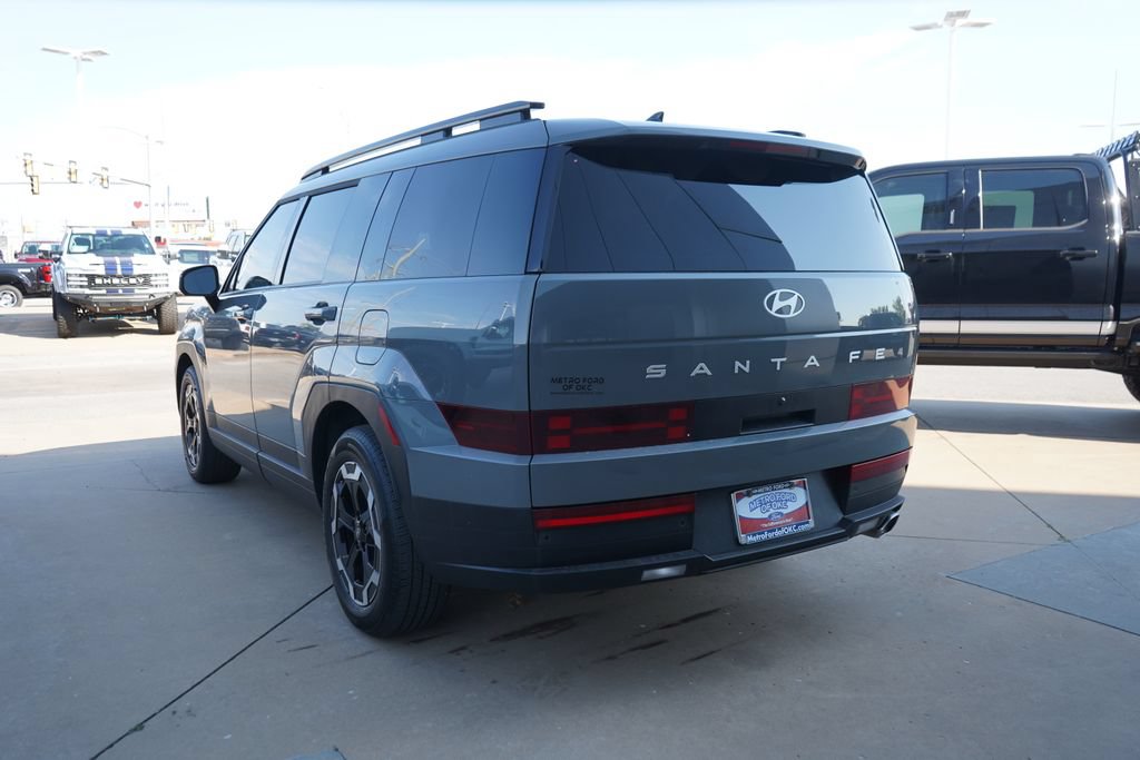 Used 2025 Hyundai Santa Fe SEL FWD image 11