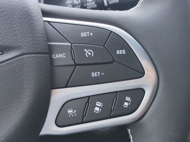 New 2027 Chrysler Pacifica Select FWD image 25
