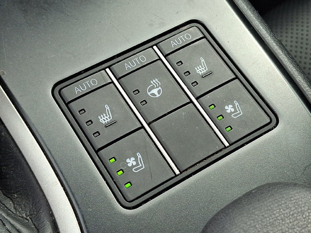 Used 2023 Lexus UX 250h AWD w/ Accessory Package (Z2) image 24