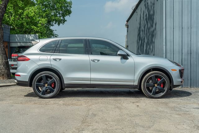 Used 2016 Porsche Cayenne Turbo AWD/4WD image 7
