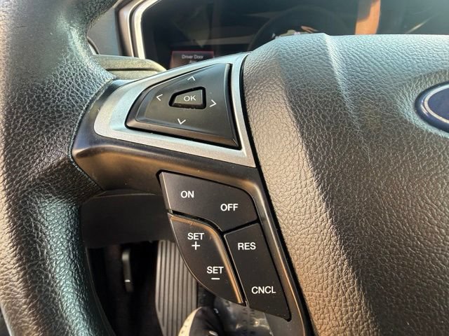 Used 2020 Ford Fusion SE FWD image 17