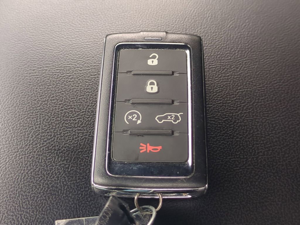 Used 2023 Jeep Grand Cherokee Altitude AWD/4WD image 32