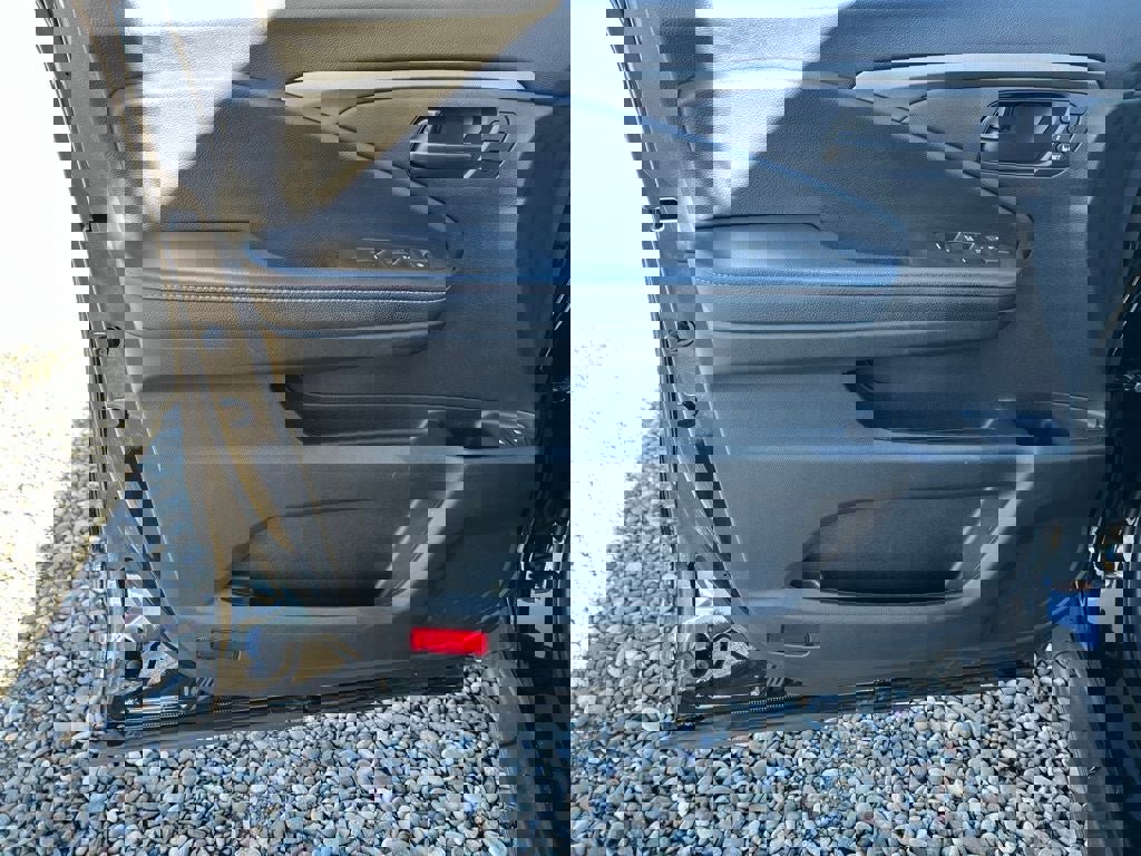 Used 2022 Honda Pilot TrailSport image 11