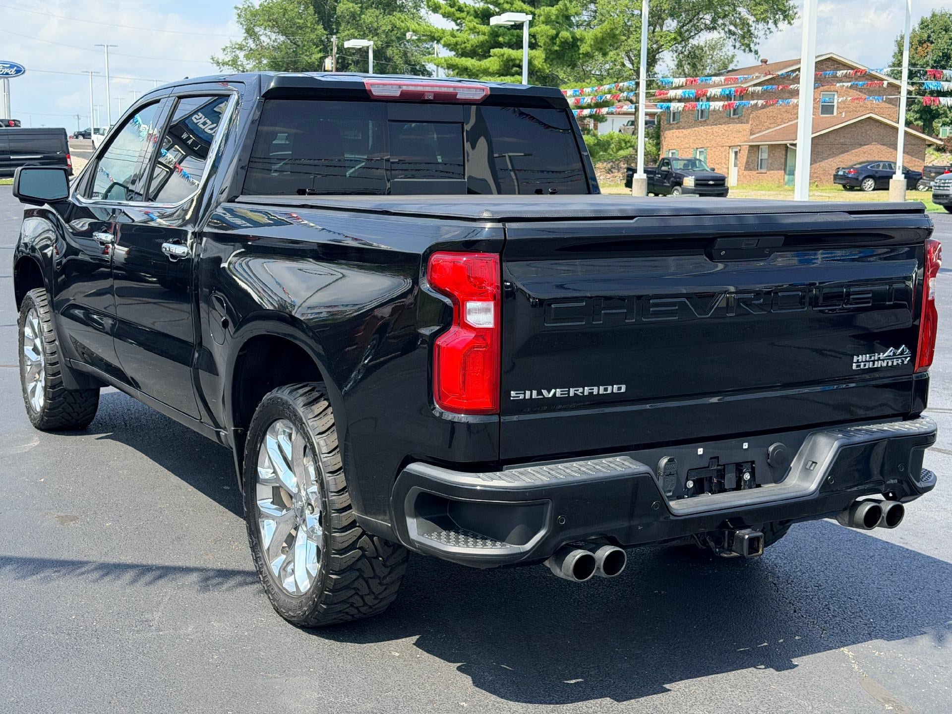 Used 2019 Chevrolet Silverado 1500 High Country w/ Technology Package AWD/4WD image 7