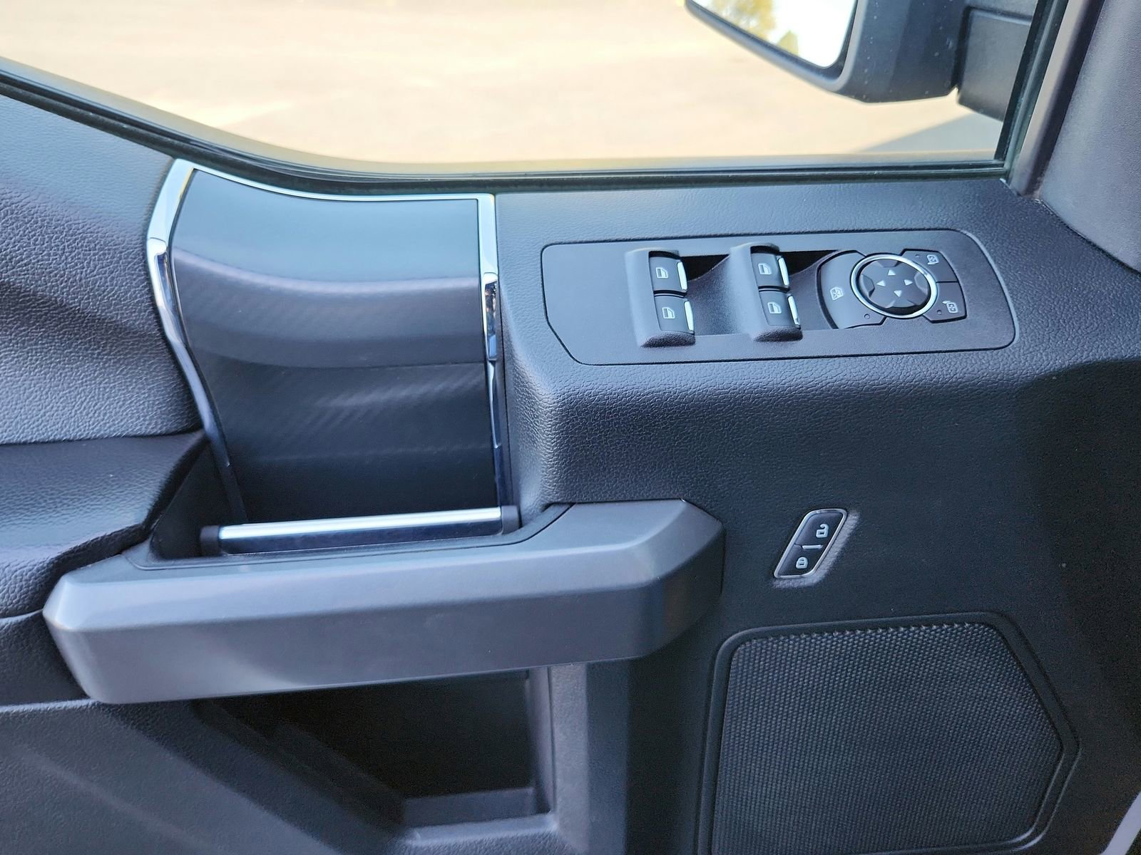 Used 2019 Ford F150 XLT w/ Equipment Group 302A Luxury image 11