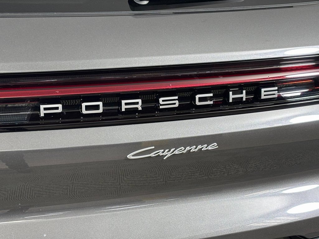 Certified 2026 Porsche Cayenne AWD/4WD image 13