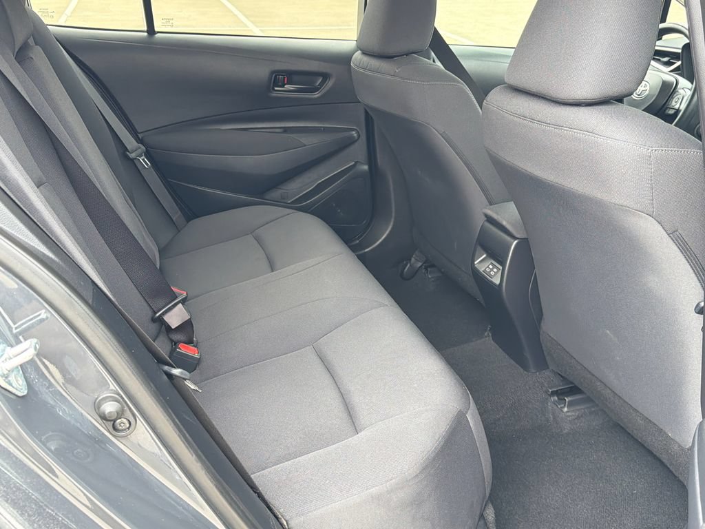Used 2025 Toyota Corolla LE FWD image 11