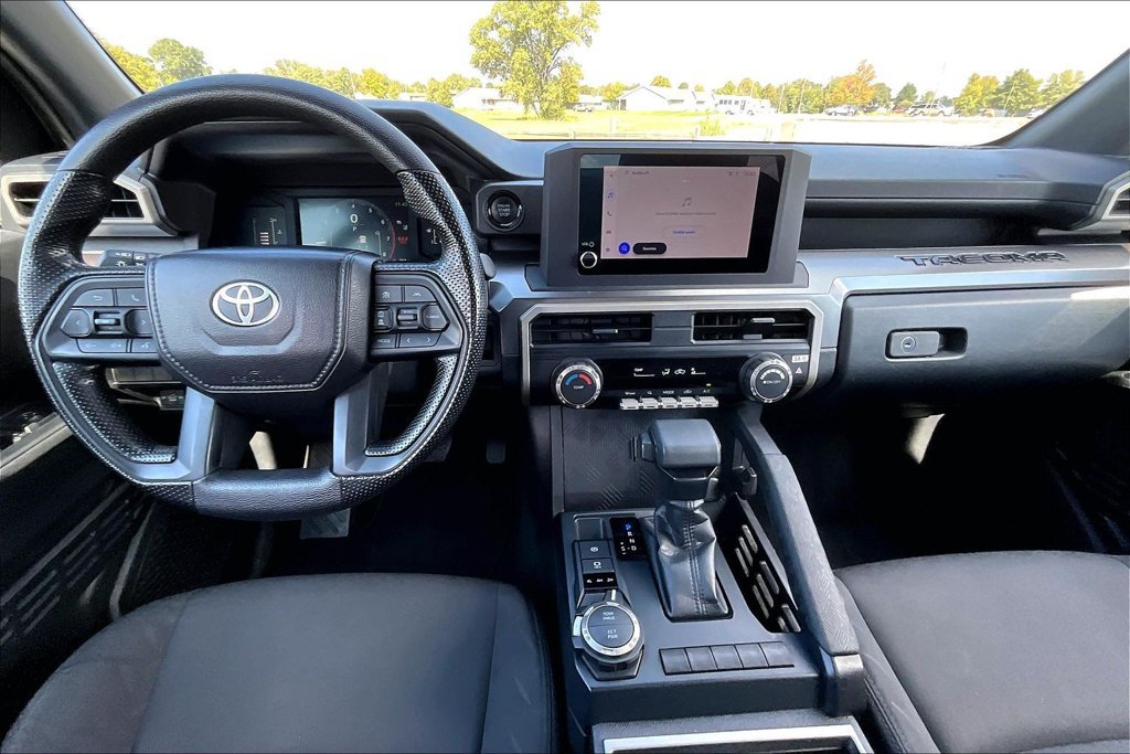 Used 2025 Toyota Tacoma SR5 AWD/4WD image 13