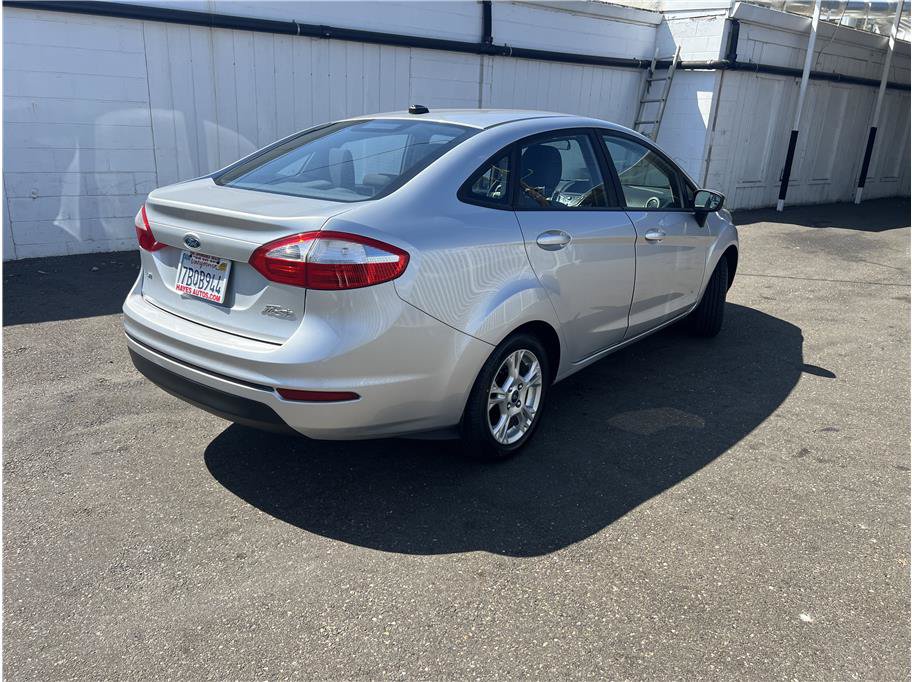 Used 2014 Ford Fiesta SE FWD image 5