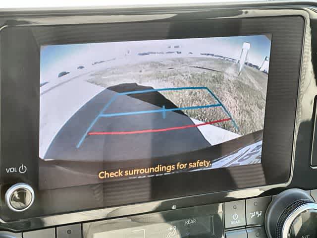 Used 2024 Toyota Highlander LE FWD image 26