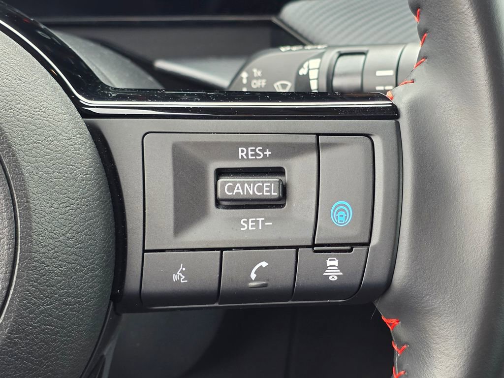 Used 2025 Nissan Kicks SR image 17