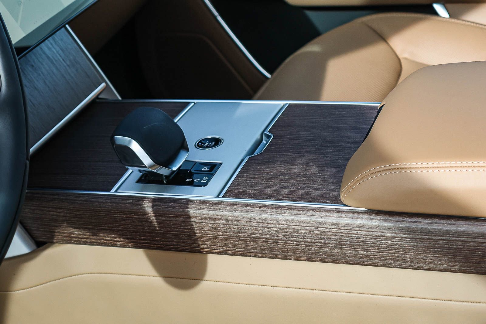 New 2026 Land Rover Range Rover SE image 30