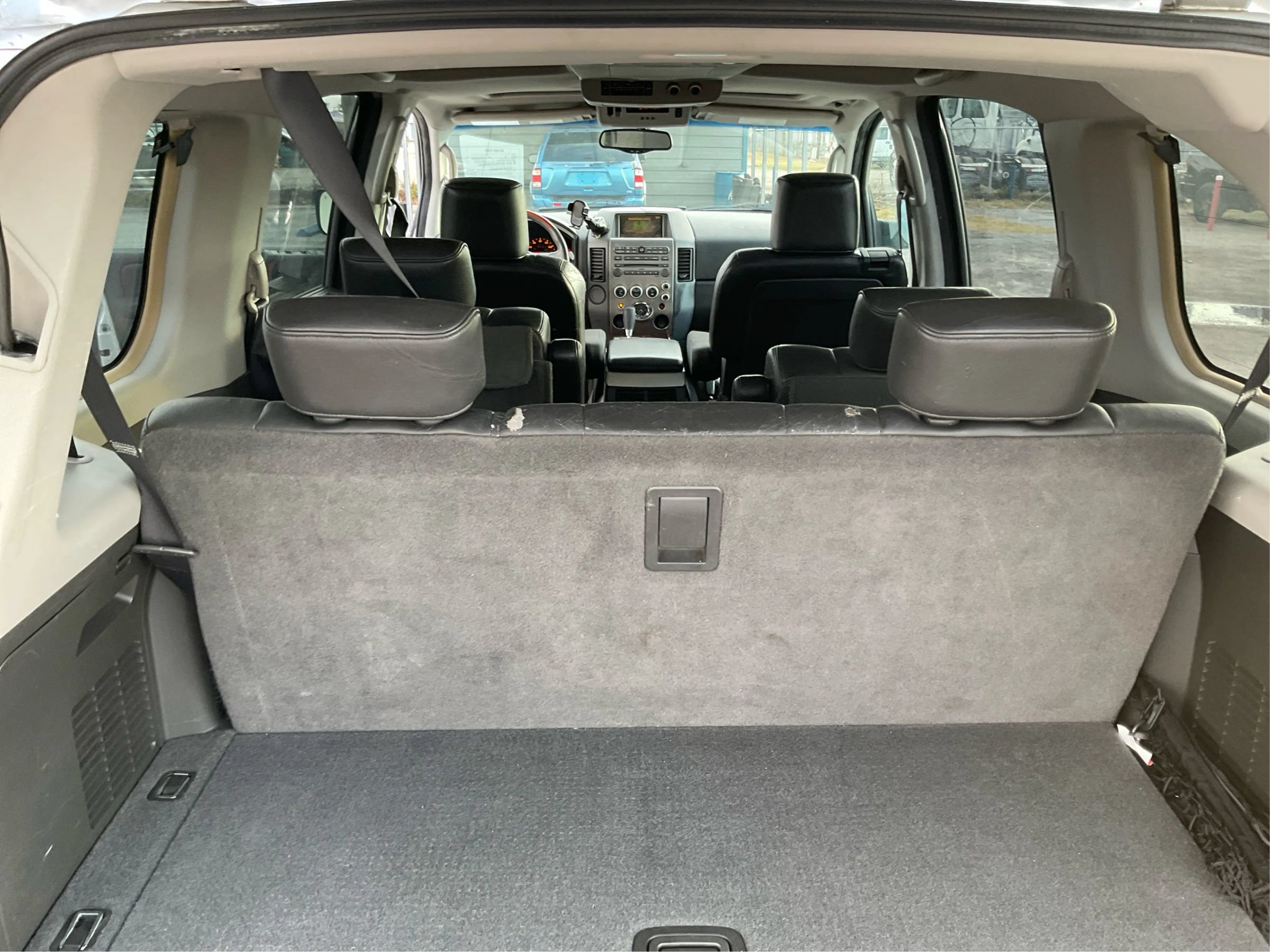 Used 2004 INFINITI QX56 2WD w/ Smart Vision Pkg image 12
