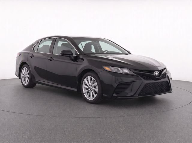 Used 2023 Toyota Camry SE FWD image 2