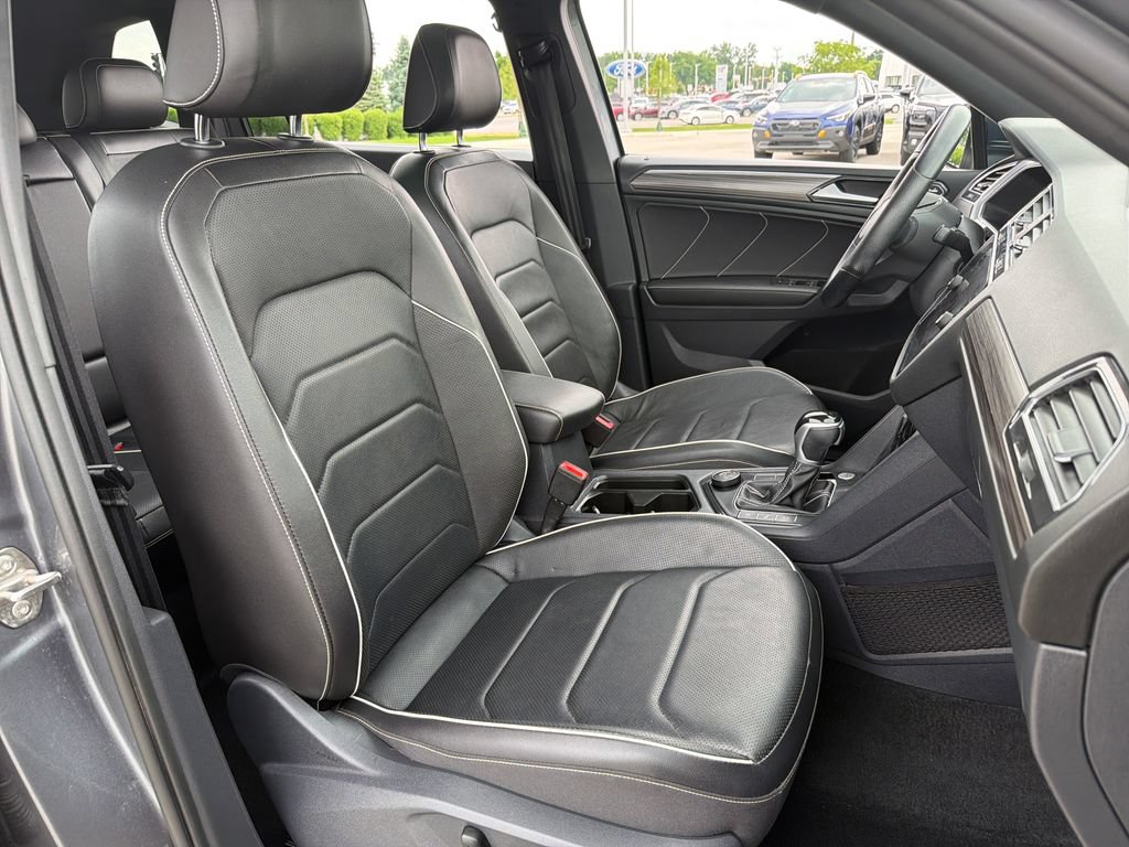 Certified 2022 Volkswagen Tiguan SEL R-Line AWD/4WD image 28