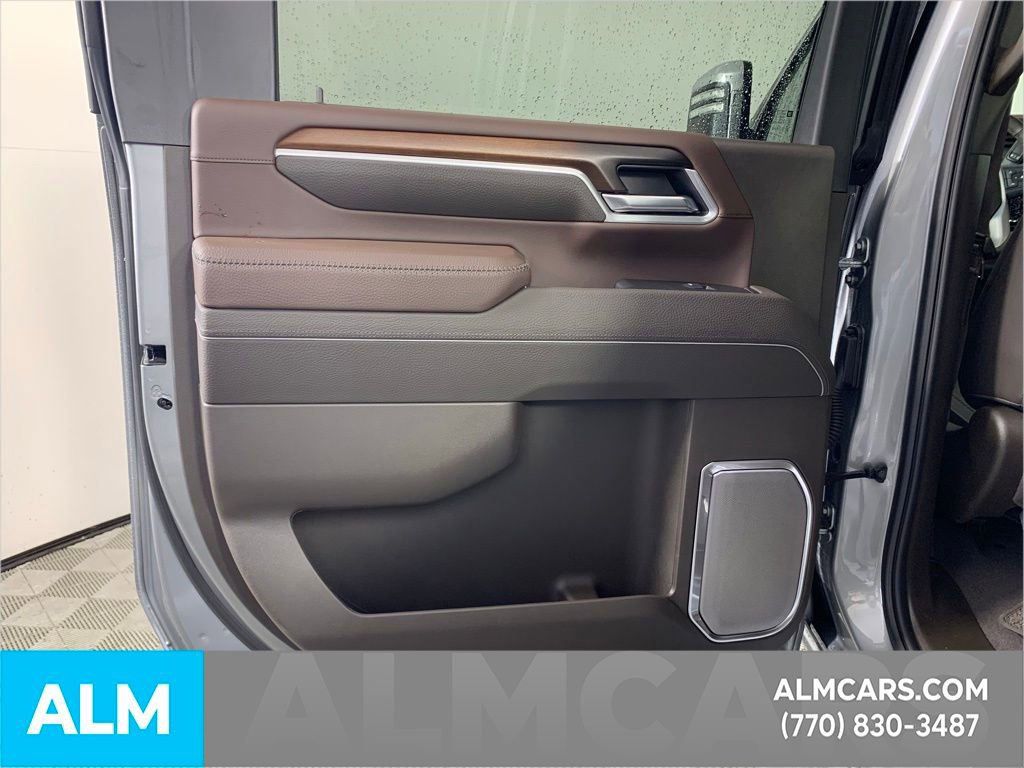 Used 2025 GMC Sierra 3500 Denali image 31