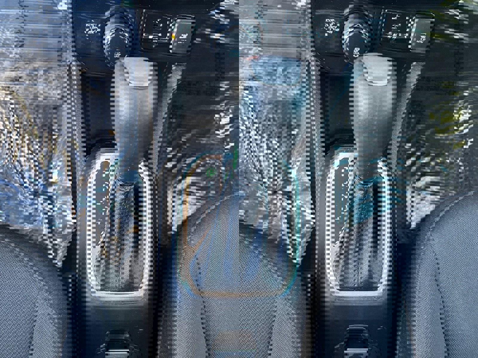 Used 2019 Jeep Renegade Latitude w/ Popular Equipment Group image 28