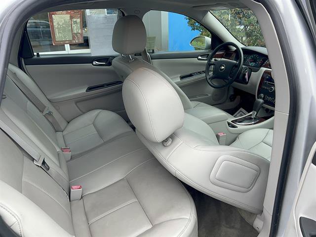 Used 2011 Chevrolet Impala LT w/ Luxury Edition Package FWD image 15