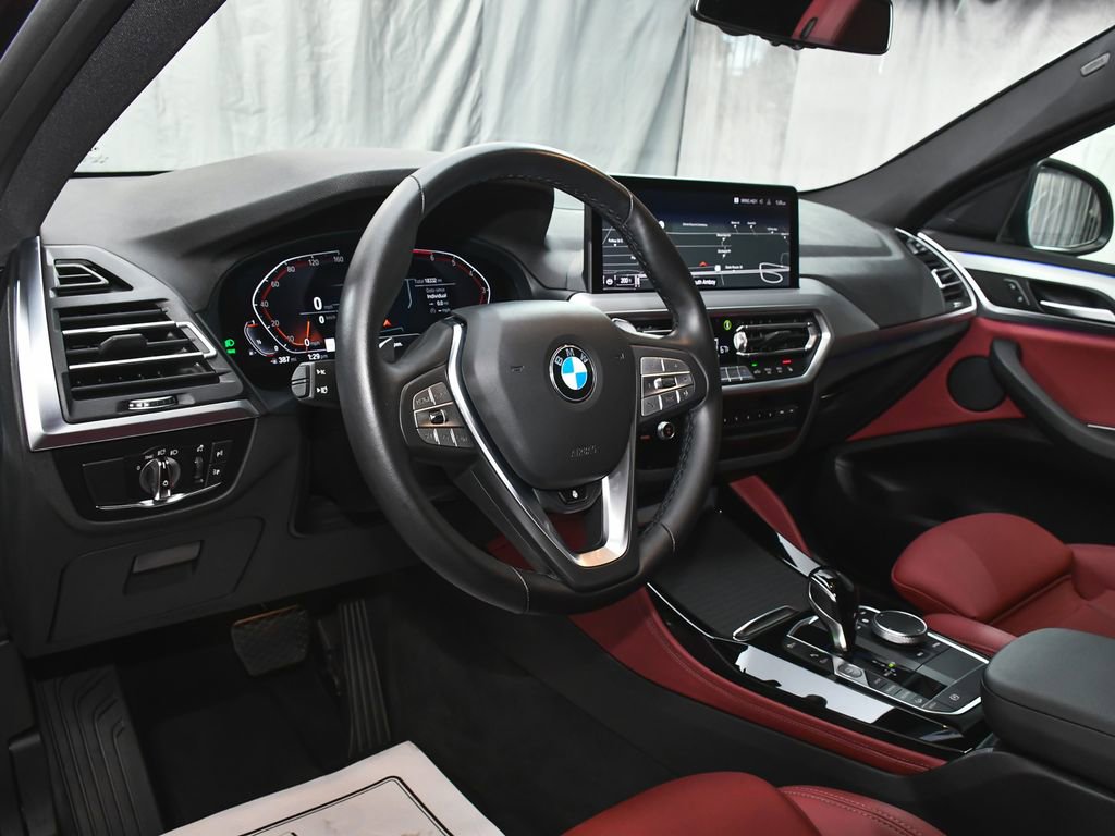 Used 2025 BMW X4 xDrive30i AWD/4WD image 17