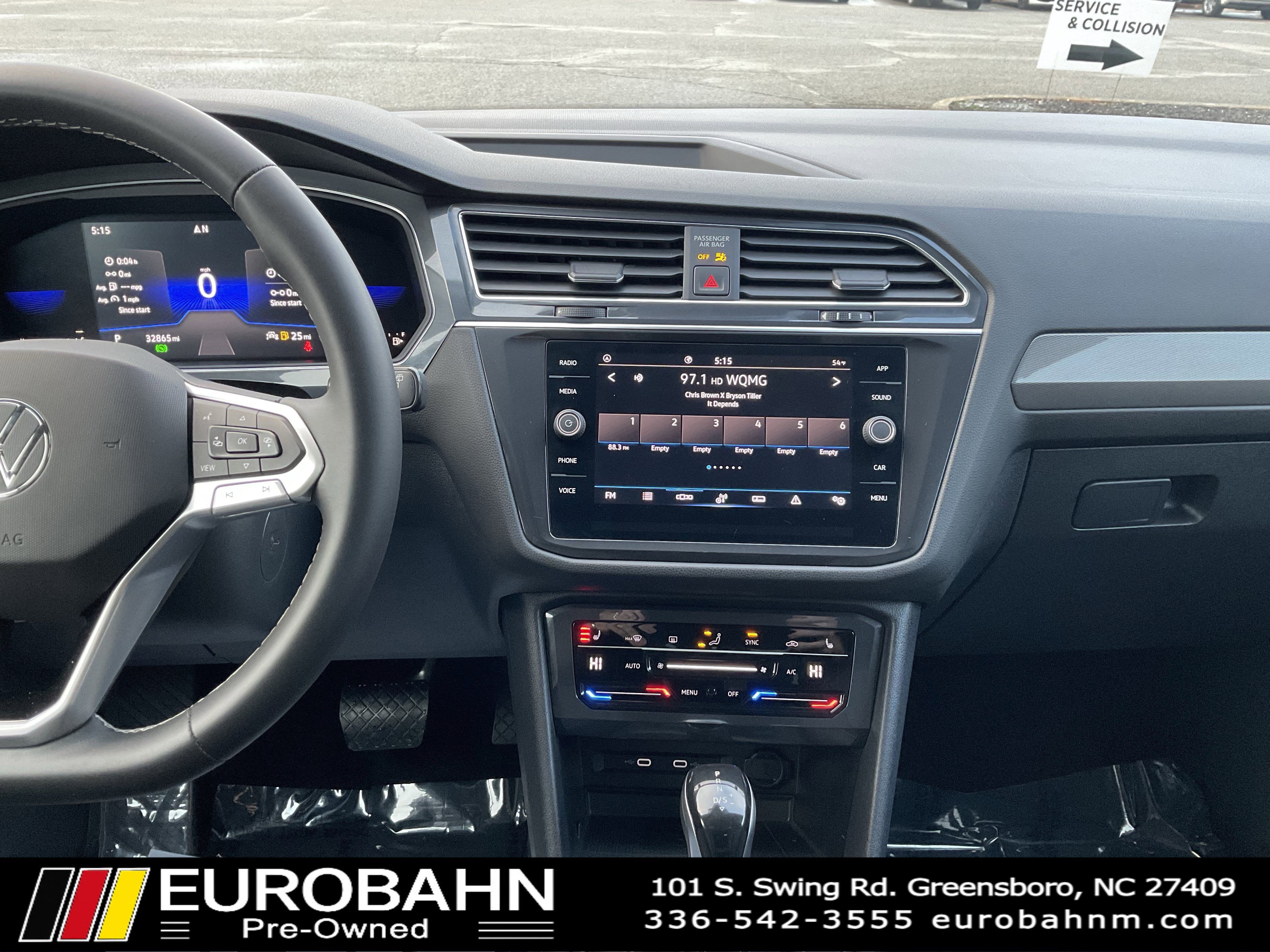 Used 2022 Volkswagen Tiguan SE image 16