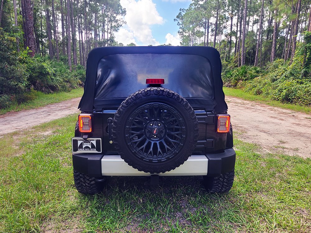 Used 2013 Jeep Wrangler Unlimited Sahara w/ Dual Top Group AWD/4WD image 5