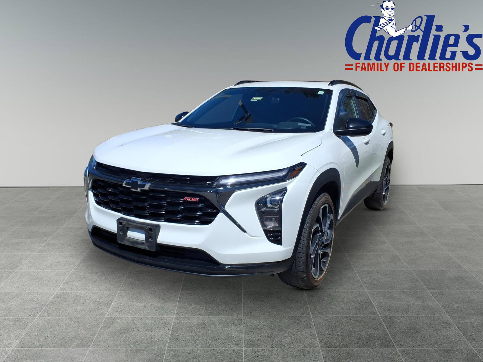 Used 2024 Chevrolet Trax RS w/ Sunroof Package FWD image 1