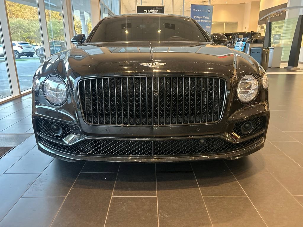 Used 2022 Bentley Flying Spur V8 AWD/4WD image 2