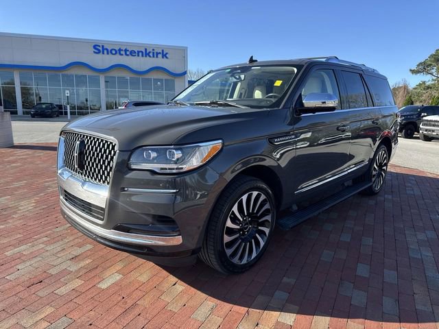 Used 2022 Lincoln Navigator Black Label image 1