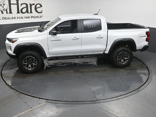 New 2026 Chevrolet Colorado ZR2 w/ Technology Package AWD/4WD image 36