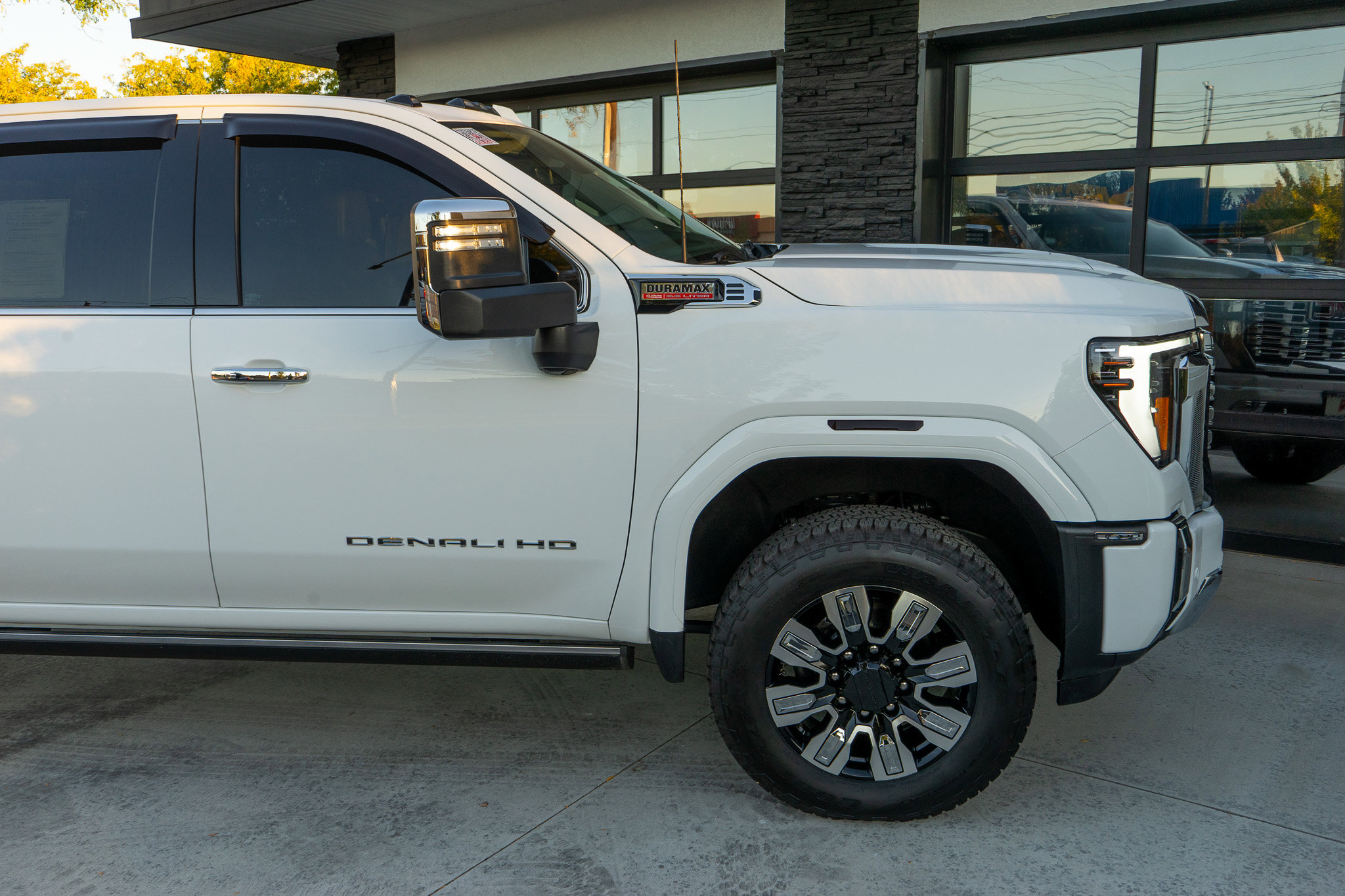 Used 2024 GMC Sierra 3500 Denali w/ Denali Reserve Package image 12