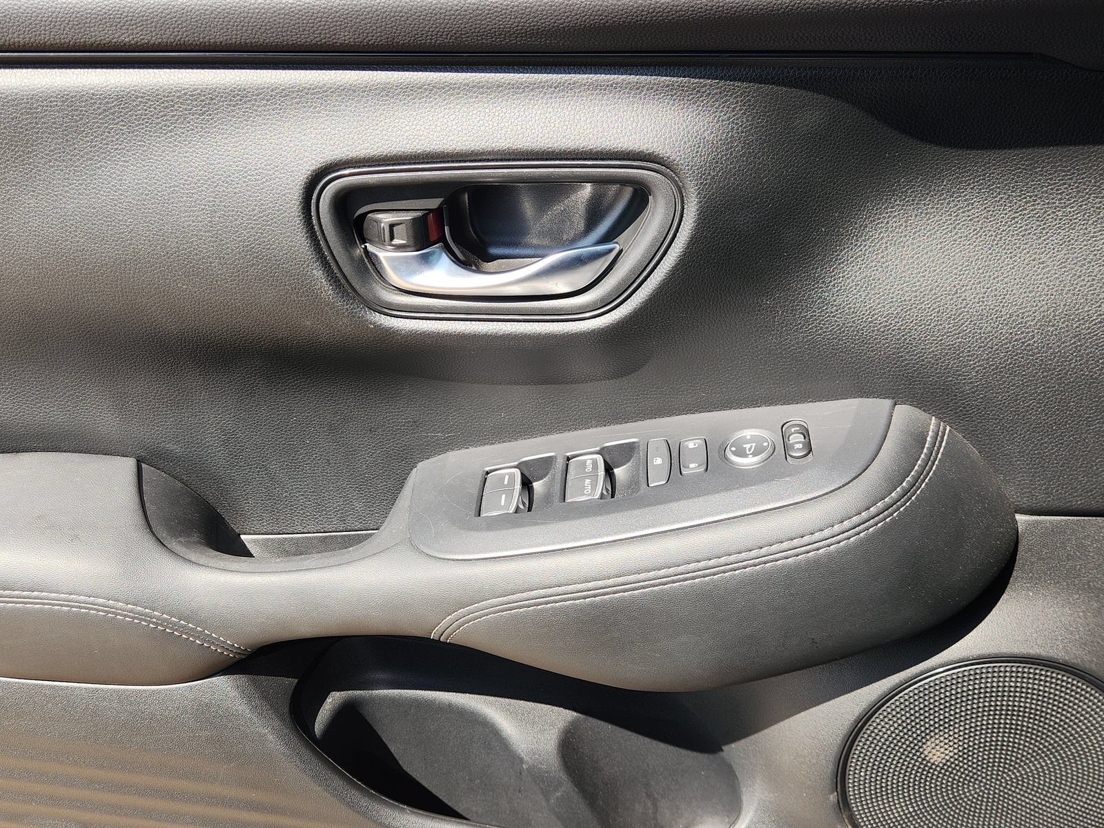 Used 2024 Honda HR-V EX-L image 27