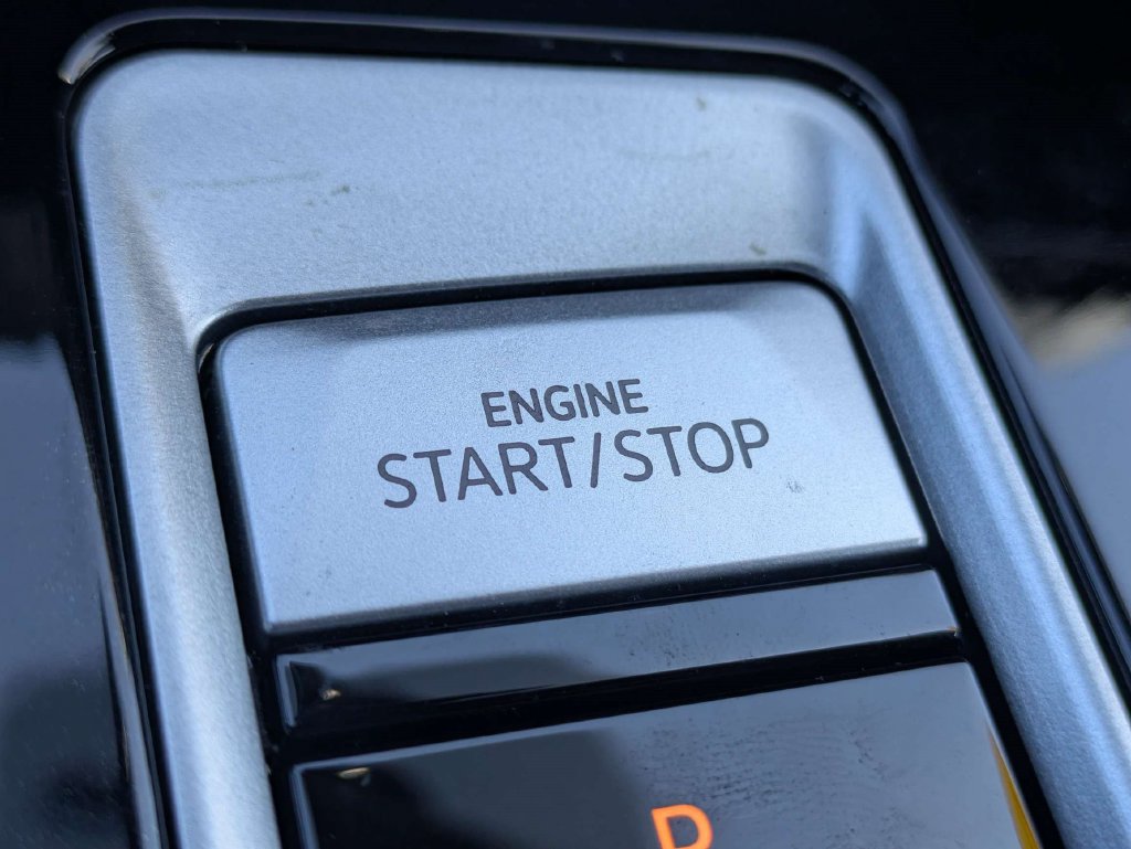 Used 2025 Volkswagen Atlas Cross Sport SEL Premium R-Line AWD/4WD image 31