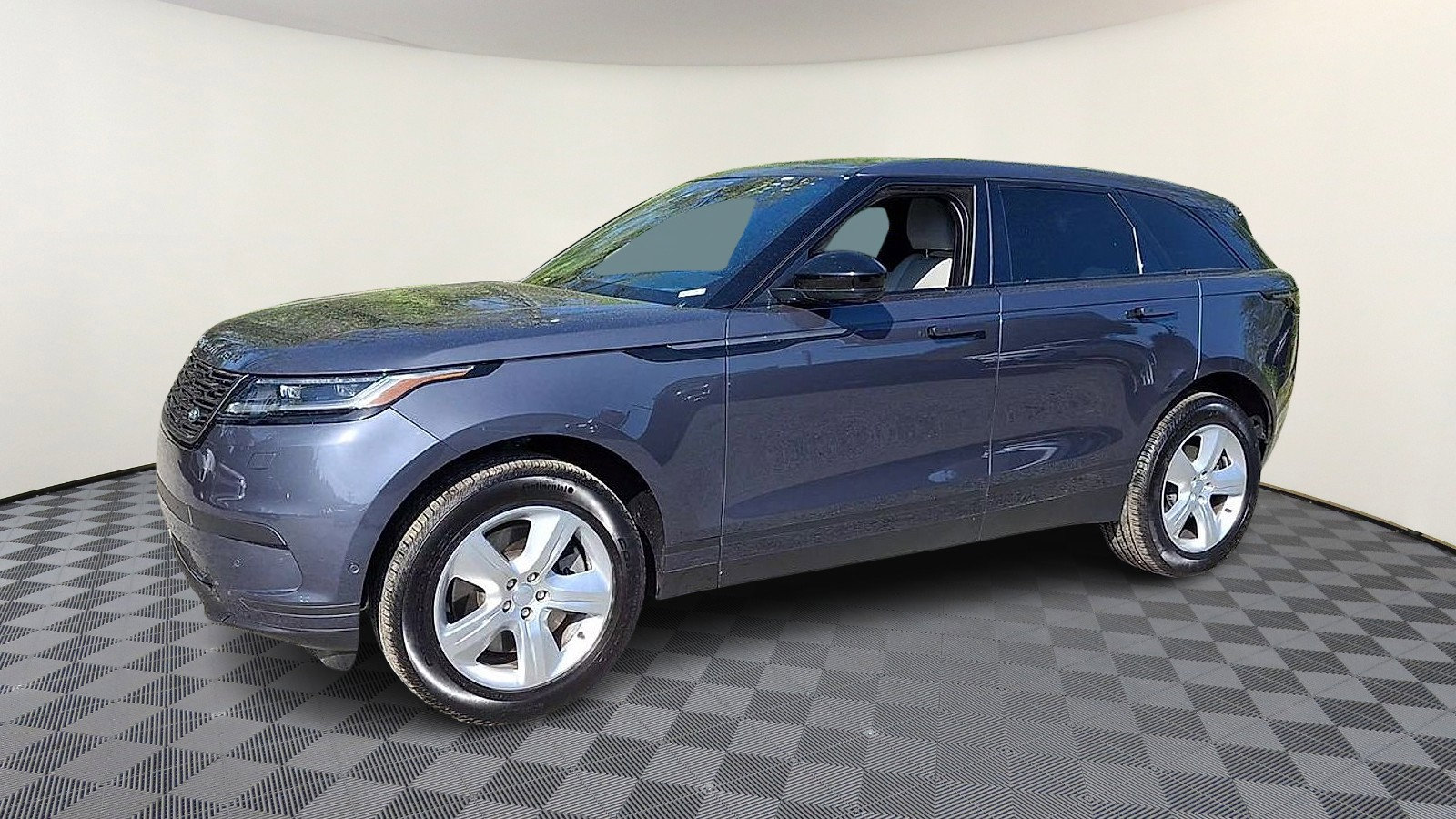 Certified 2026 Land Rover Range Rover Velar S AWD/4WD image 4