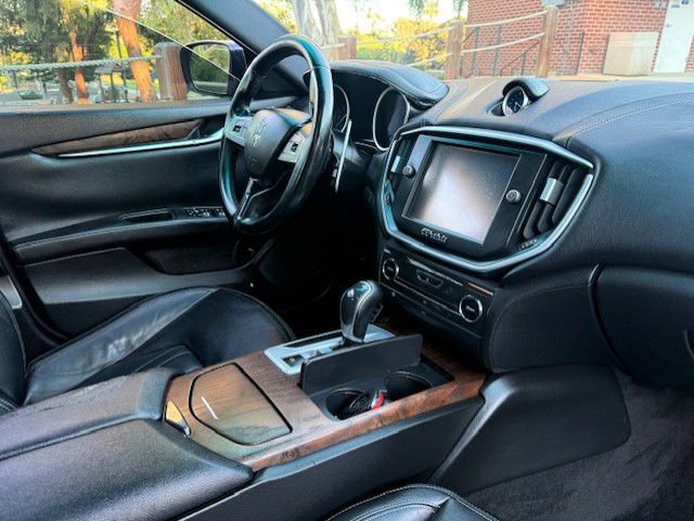 Used 2015 Maserati Ghibli RWD image 24