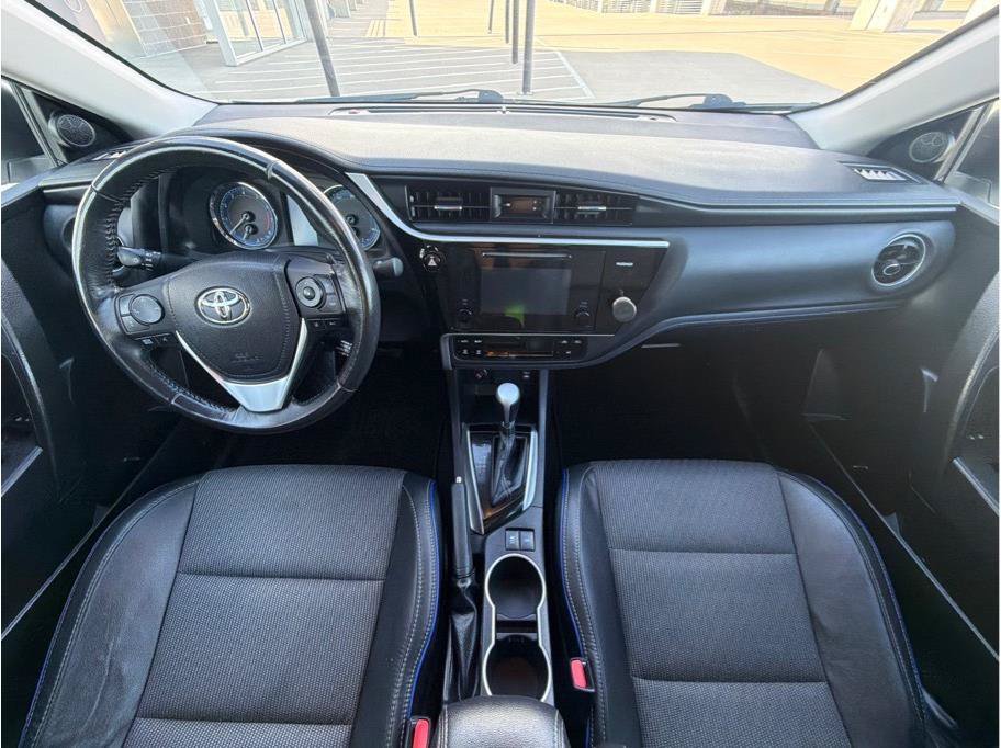 Used 2017 Toyota Corolla SE FWD image 19