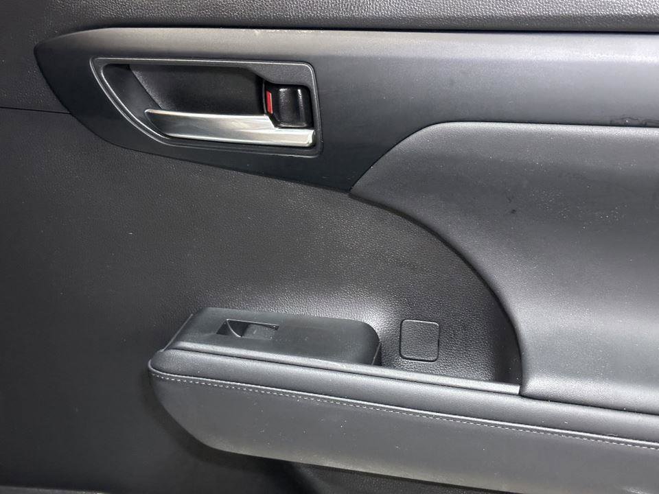 Certified 2022 Toyota Highlander XLE image 35