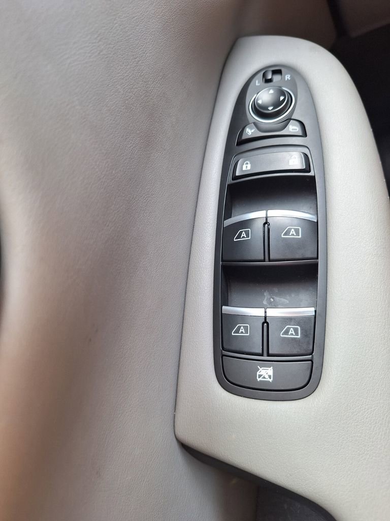 Used 2025 INFINITI QX50 Luxe AWD/4WD image 21
