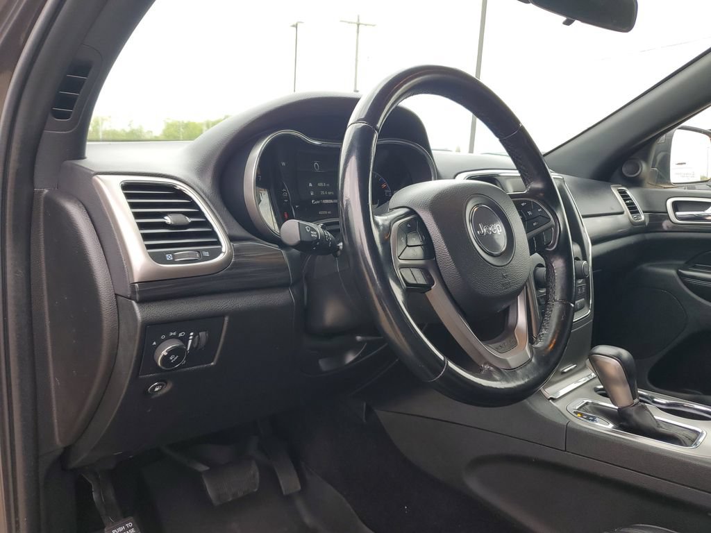 Used 2021 Jeep Grand Cherokee Laredo AWD/4WD image 16
